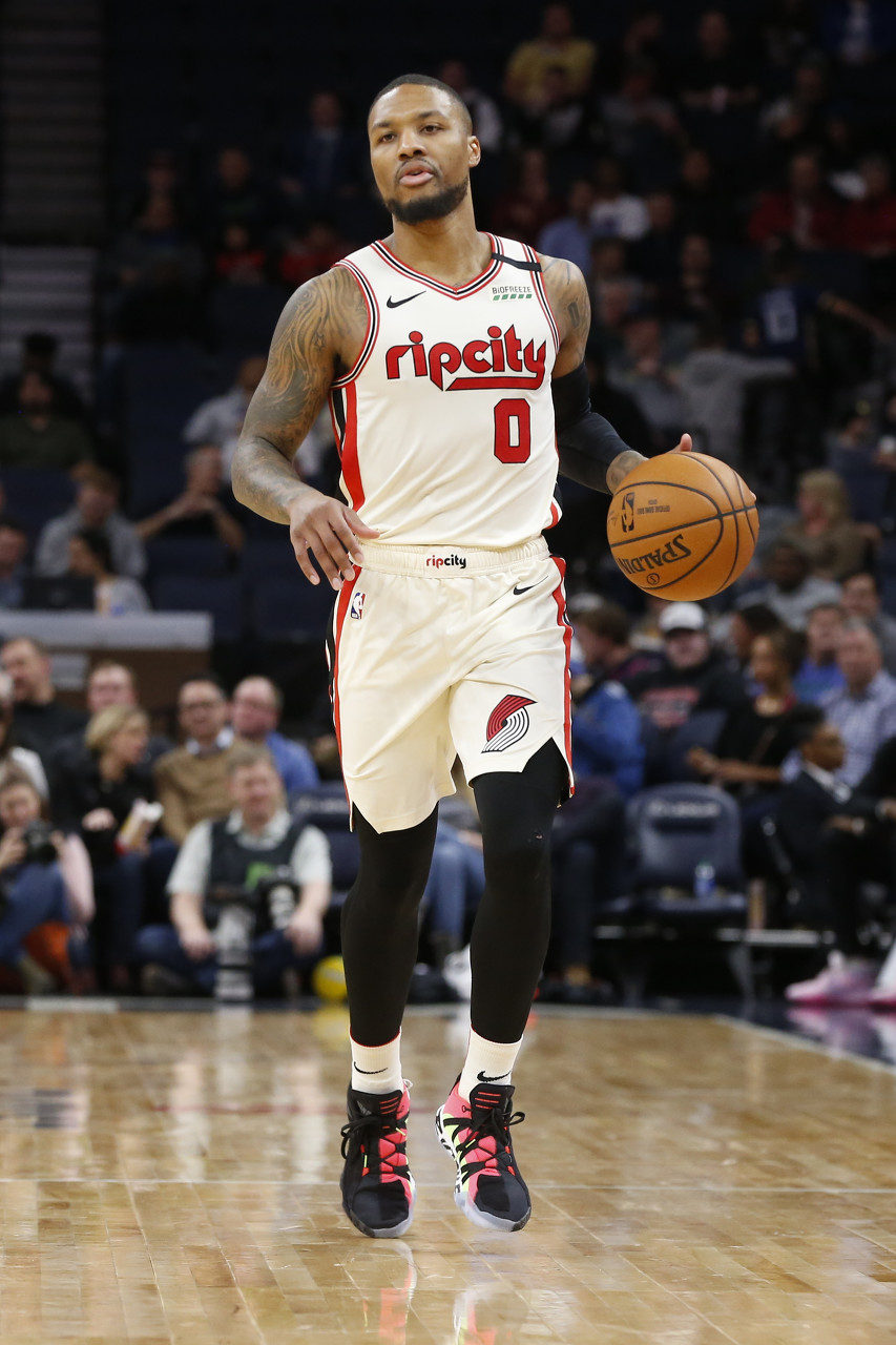 两人在另一 两人在另一